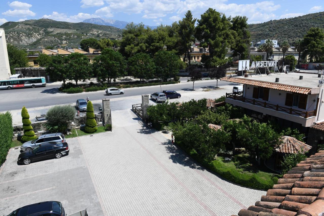 Hotel Kaceli เบราท ภายนอก รูปภาพ