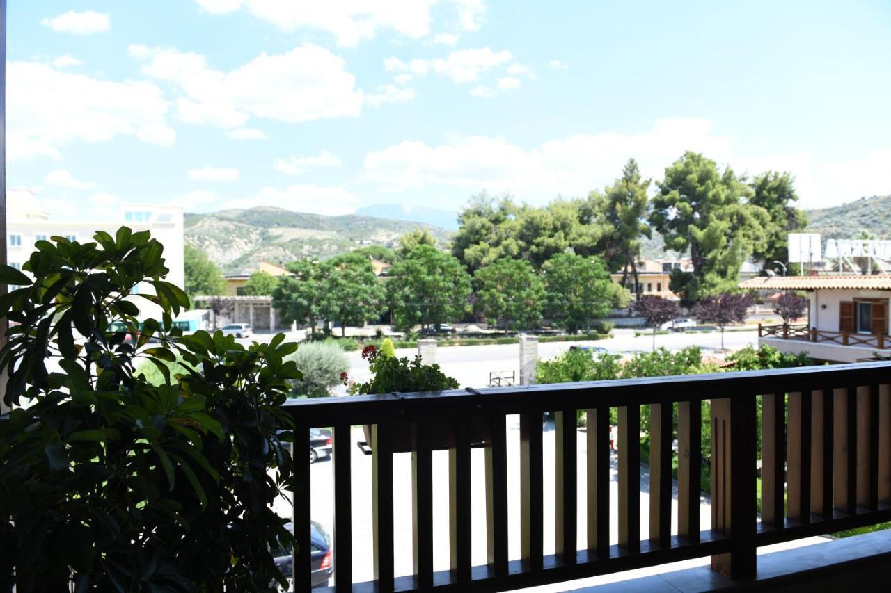 Hotel Kaceli เบราท ภายนอก รูปภาพ