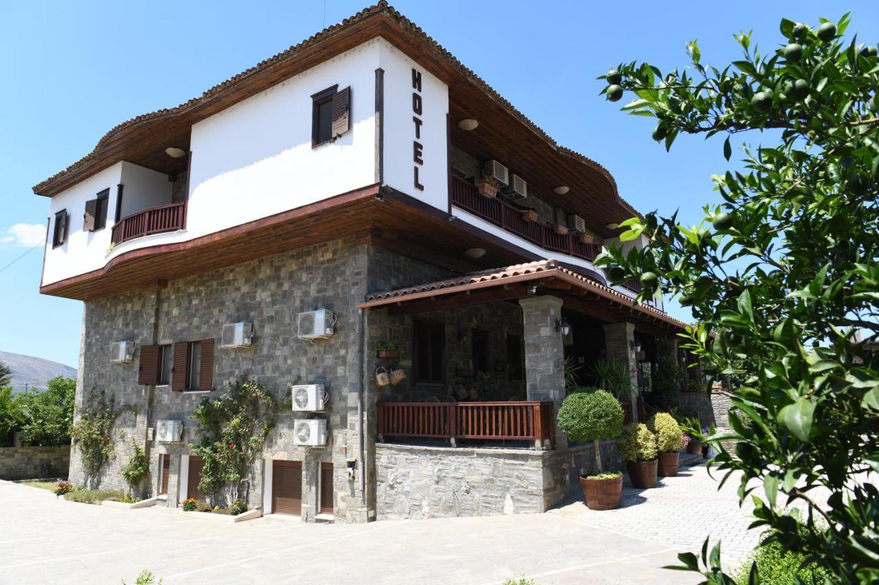 Hotel Kaceli เบราท ภายนอก รูปภาพ