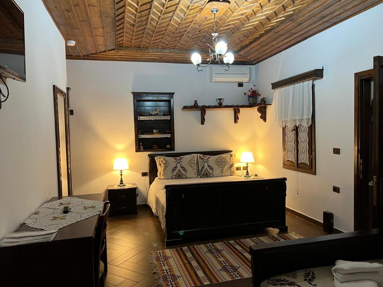 Hotel Kaceli เบราท ภายนอก รูปภาพ