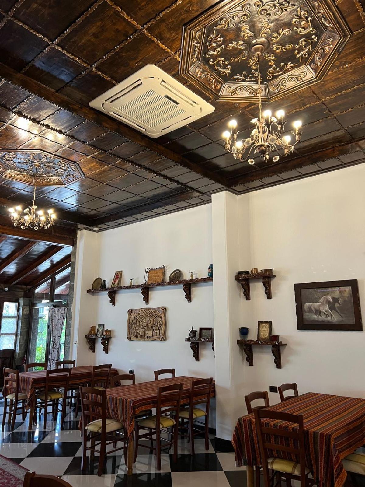 Hotel Kaceli เบราท ภายนอก รูปภาพ