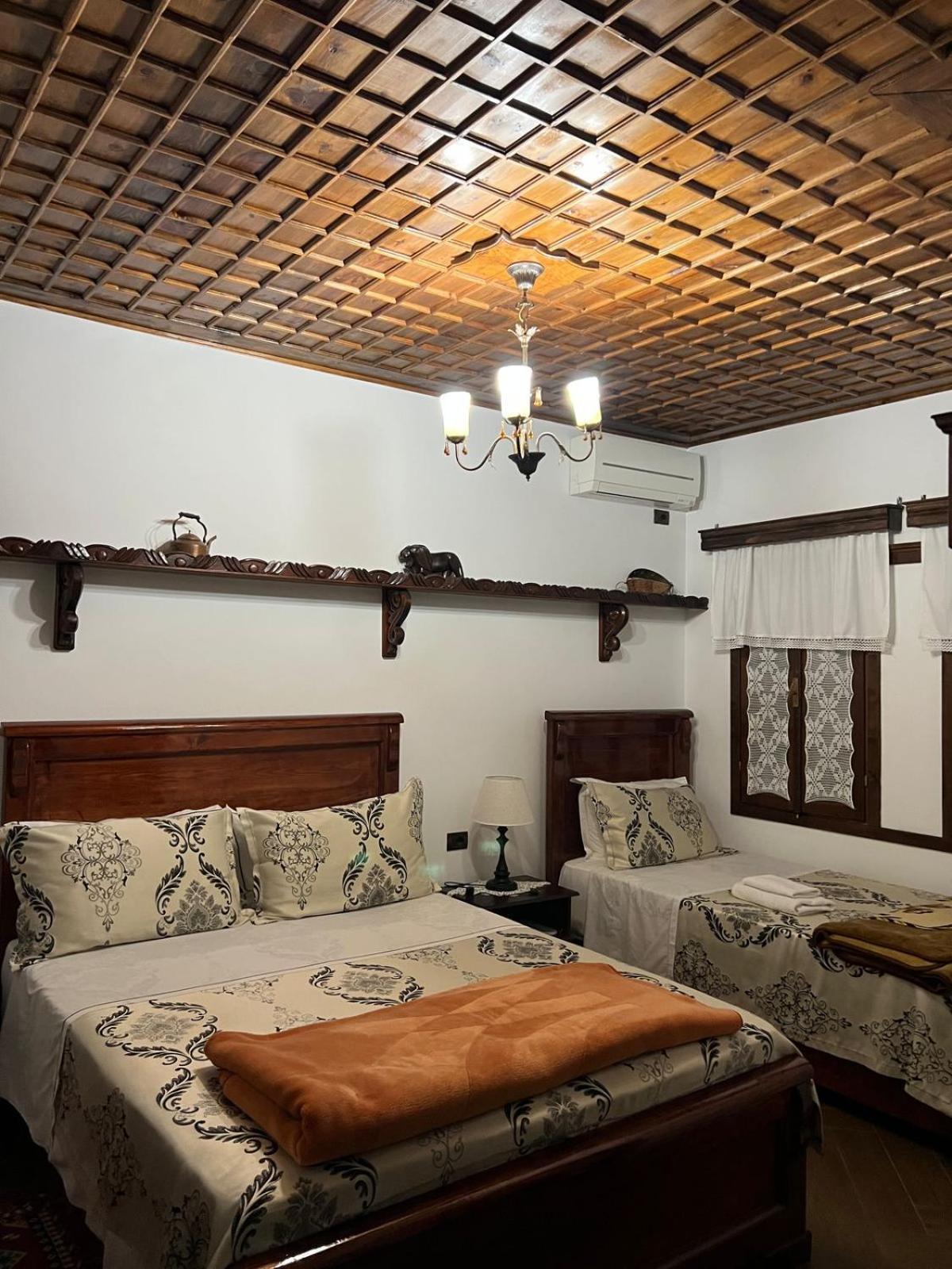 Hotel Kaceli เบราท ภายนอก รูปภาพ